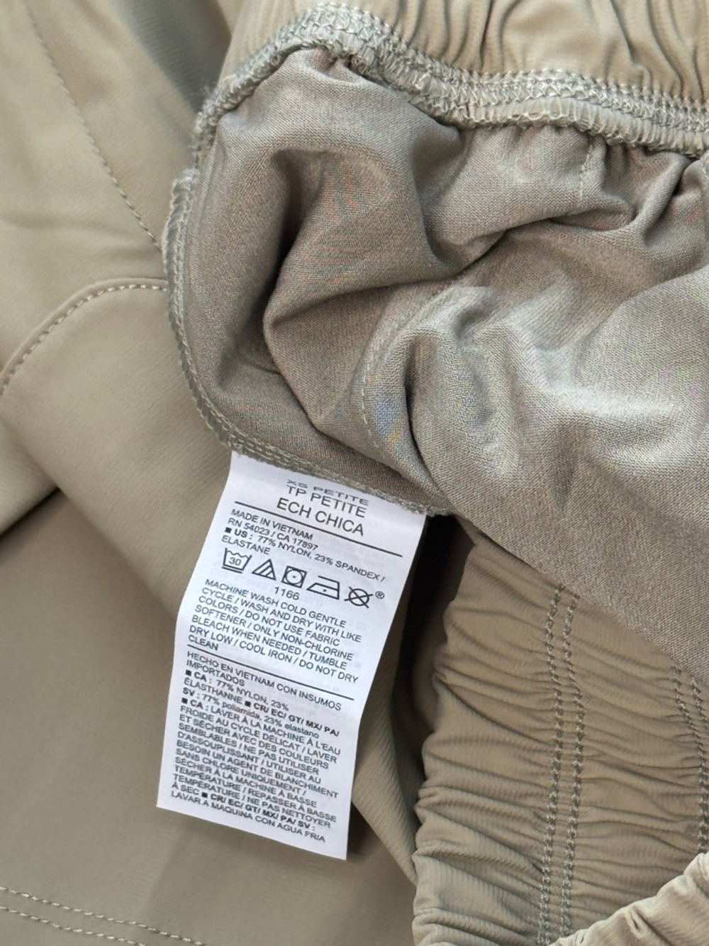 Old Navy Wide Leg Cargo Pants Light Khaki Size XS Petite TP Pockets Tech Fabric - Picture 4 of 4
